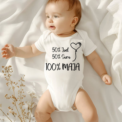 Personlig Babybody – 50% mamma, 50% pappa, 100% kärlek! [Barnets namn]-Lovely Text