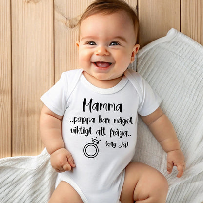 Säg ja! Babybody med frieribudskap – till mamma eller pappa-Lovely Text