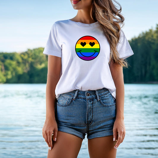 Pride T-shirt med smiley i regnbågsfärger (Unisex)-Lovely Text